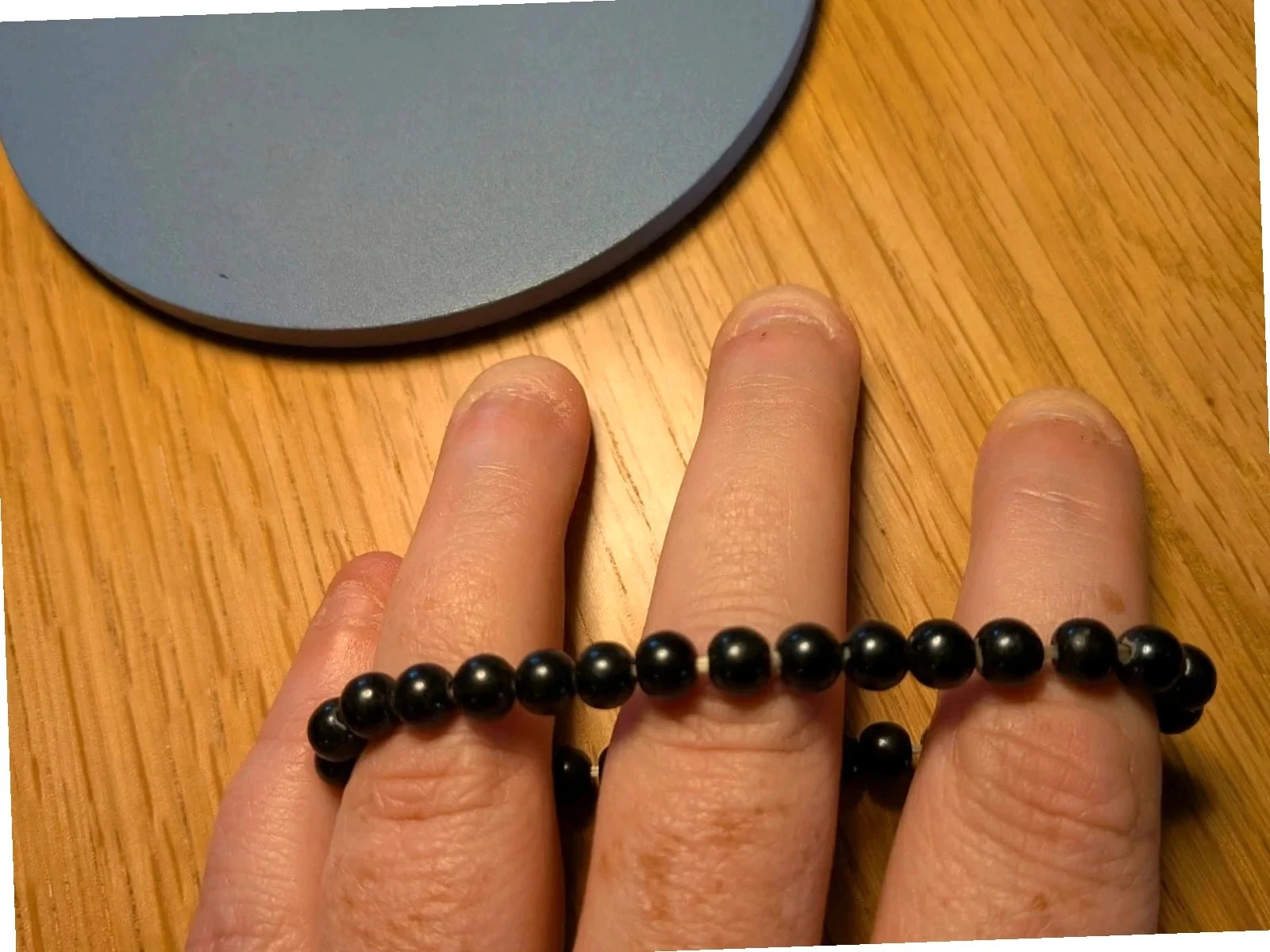 Pulsera de fantasía con cuentas negras finas – photo 3